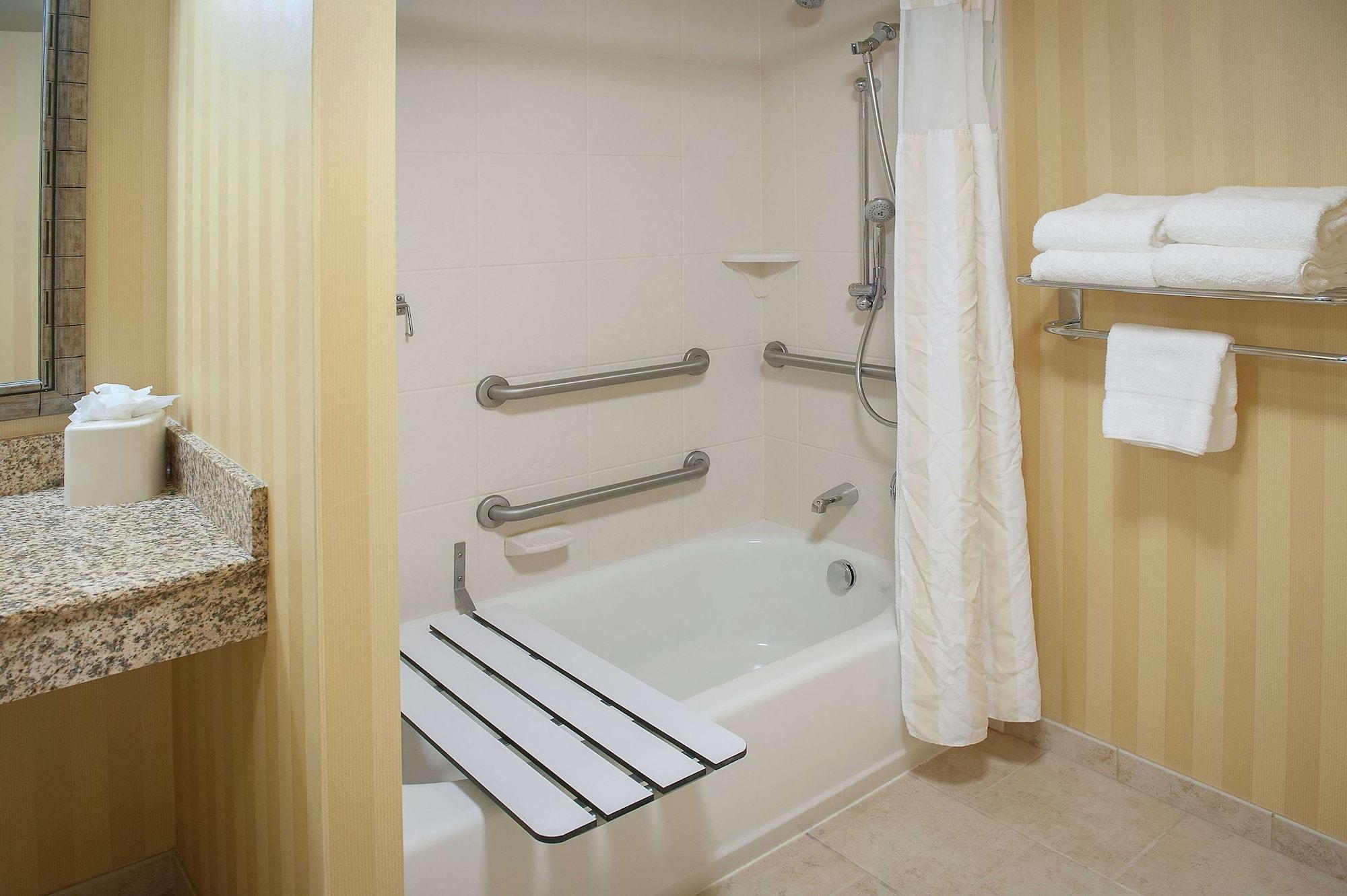 Hilton Garden Inn Pensacola Airport/Medical Center Bagian luar foto
